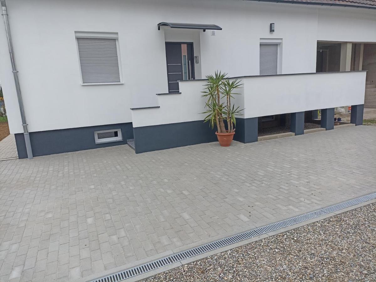 Ebs Paradies Rheinhausen Exteriér fotografie